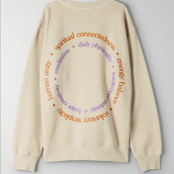 Aritzia TNA graphic sweatshirt - Picture 6 of 6